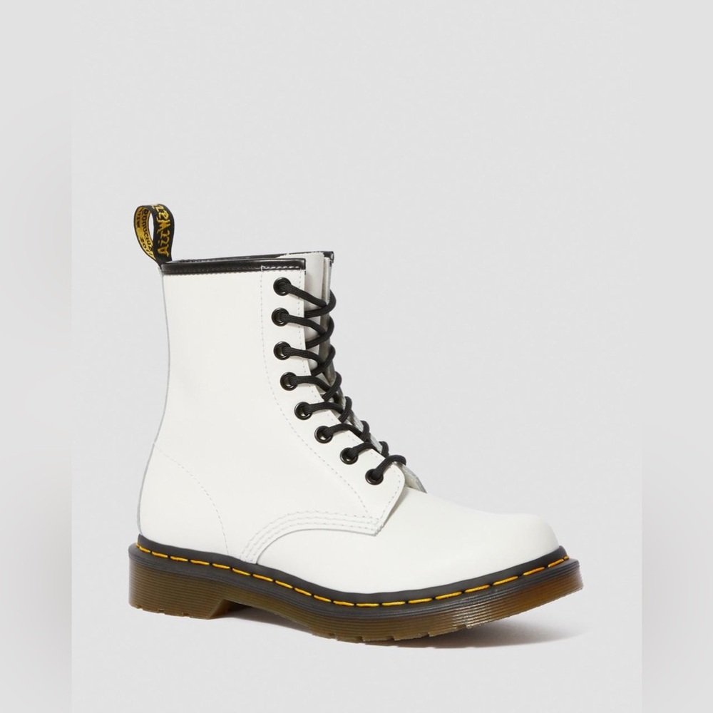 DR. MARTENS 1460 WOMEN'S SMOOTH LEATHER LACE UP BOOTS - Picture 5 of 16